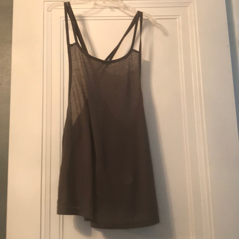 Beyond Yoga grey flow top